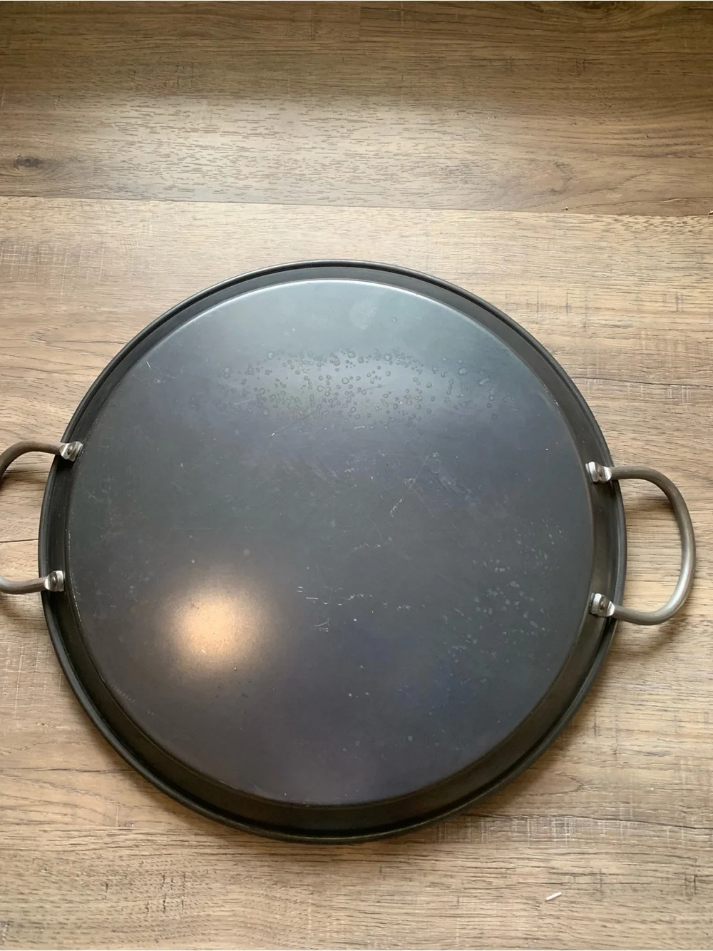 Hikimoto 17 Inch Cast Iron Pizza or Paella Pan